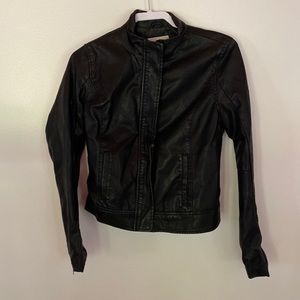 BLACK FAUX LEATHER JACKET SIZE XS